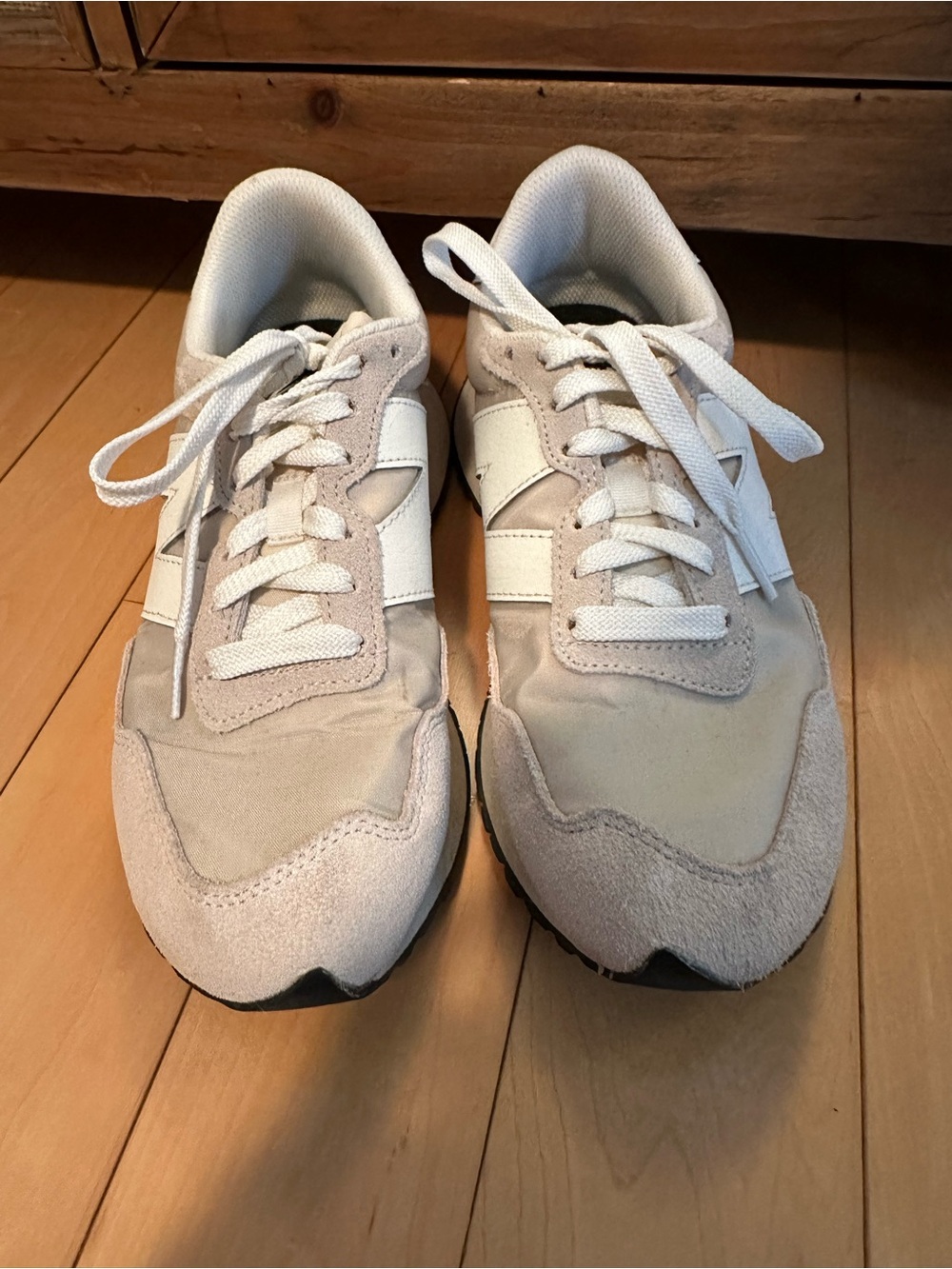 New Balance women’s sneakers - Picture 2 of 3